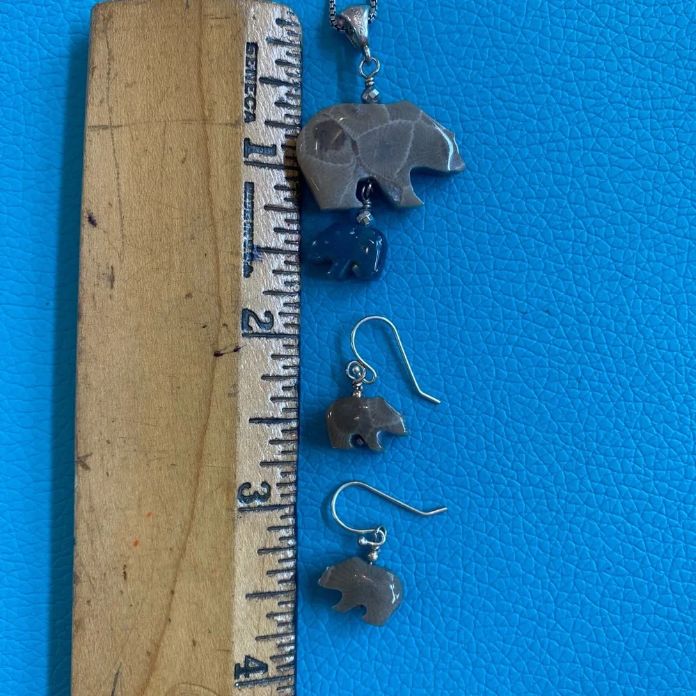 Petoskey Mama Bear Pendant and Baby Bear Earrings Set Silver with 18” Chain - Picture 9 of 9